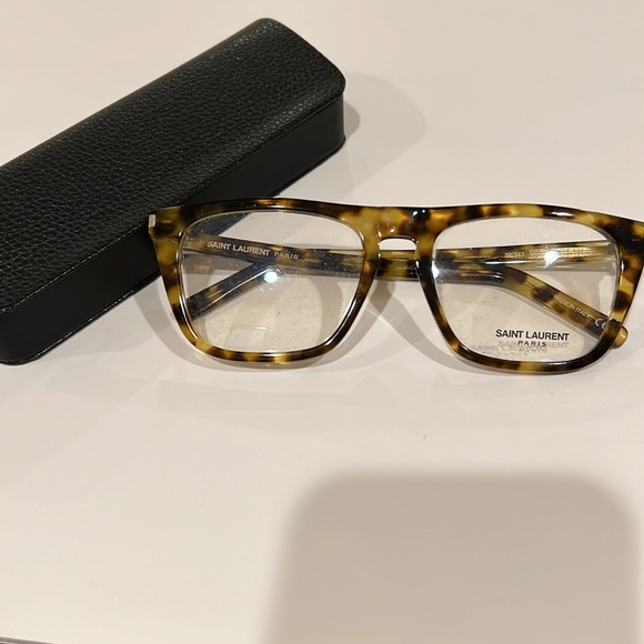 Saint Laurent eyeglass frames 👀 - Picture 2 of 4